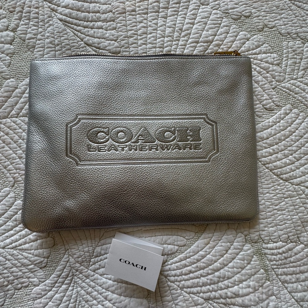Coach Silver Tech Pouch Brand New - Picture 12 of 13